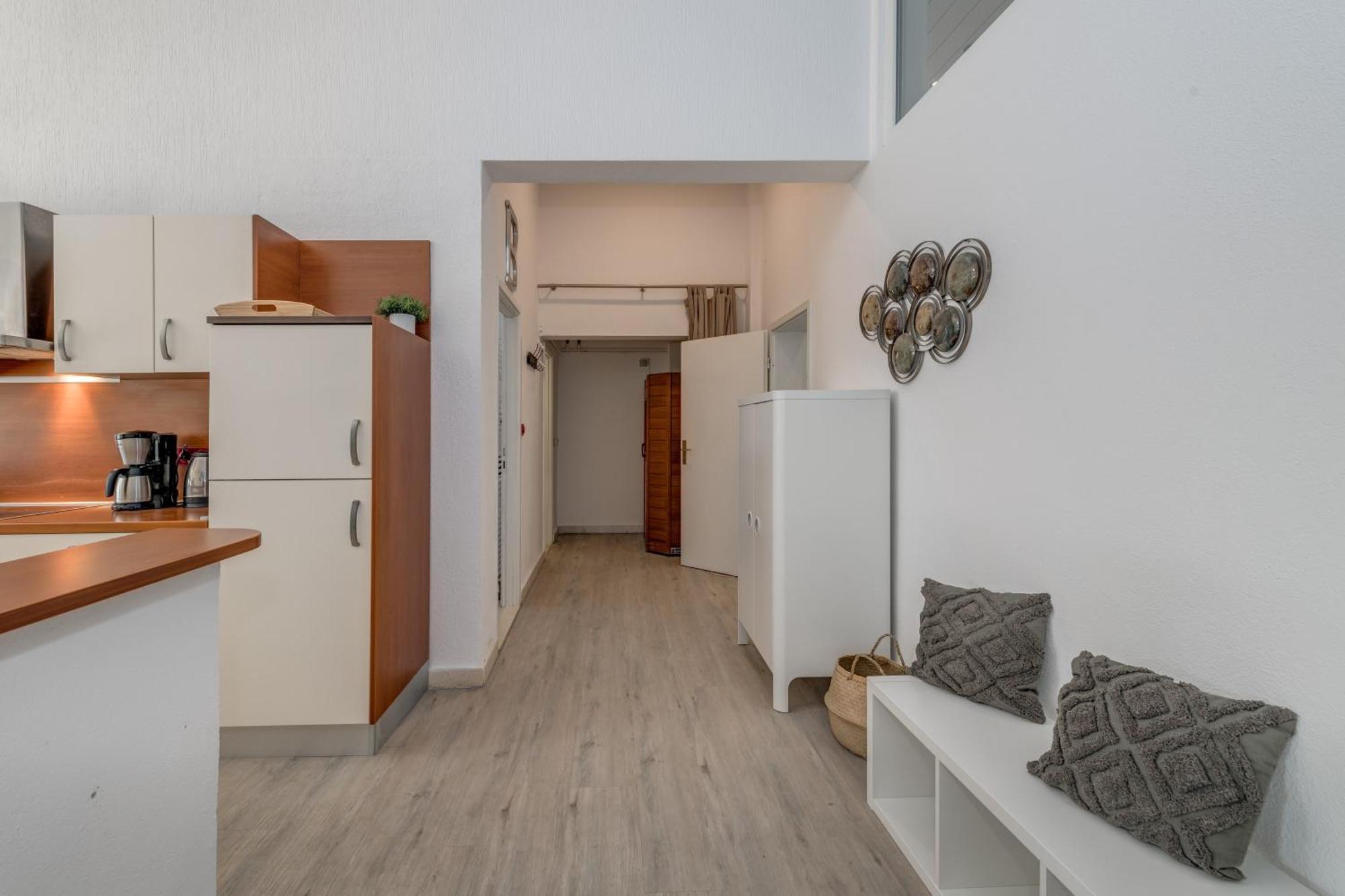 Apartments With Pool Vrdoljak 奥米什 客房 照片