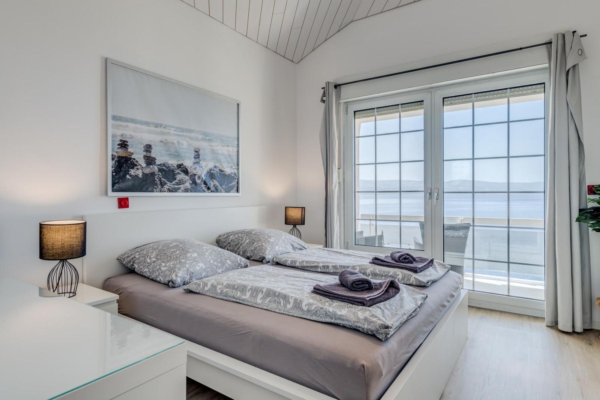 Apartments With Pool Vrdoljak 奥米什 客房 照片